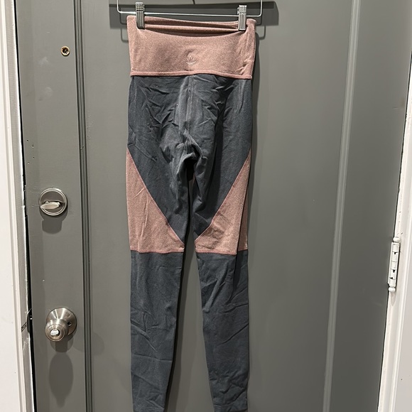 Beyond Yoga spacedye leggings - Picture 2 of 4